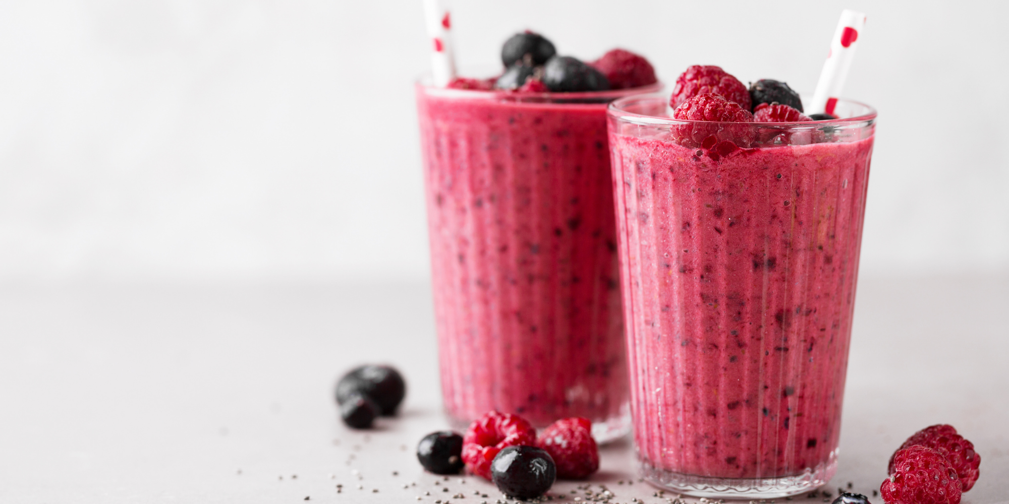 Koffein-Beeren-Smoothie mit Guarana Shot Pulver